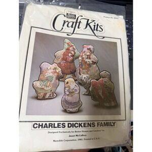 037-018 1985 Sealed Christmas Craft Kit Charles Dickens Family USA Embroidery‎